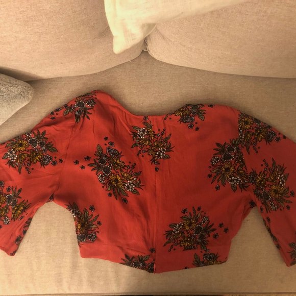 Floral Pattern Crop Top - Picture 2 of 2